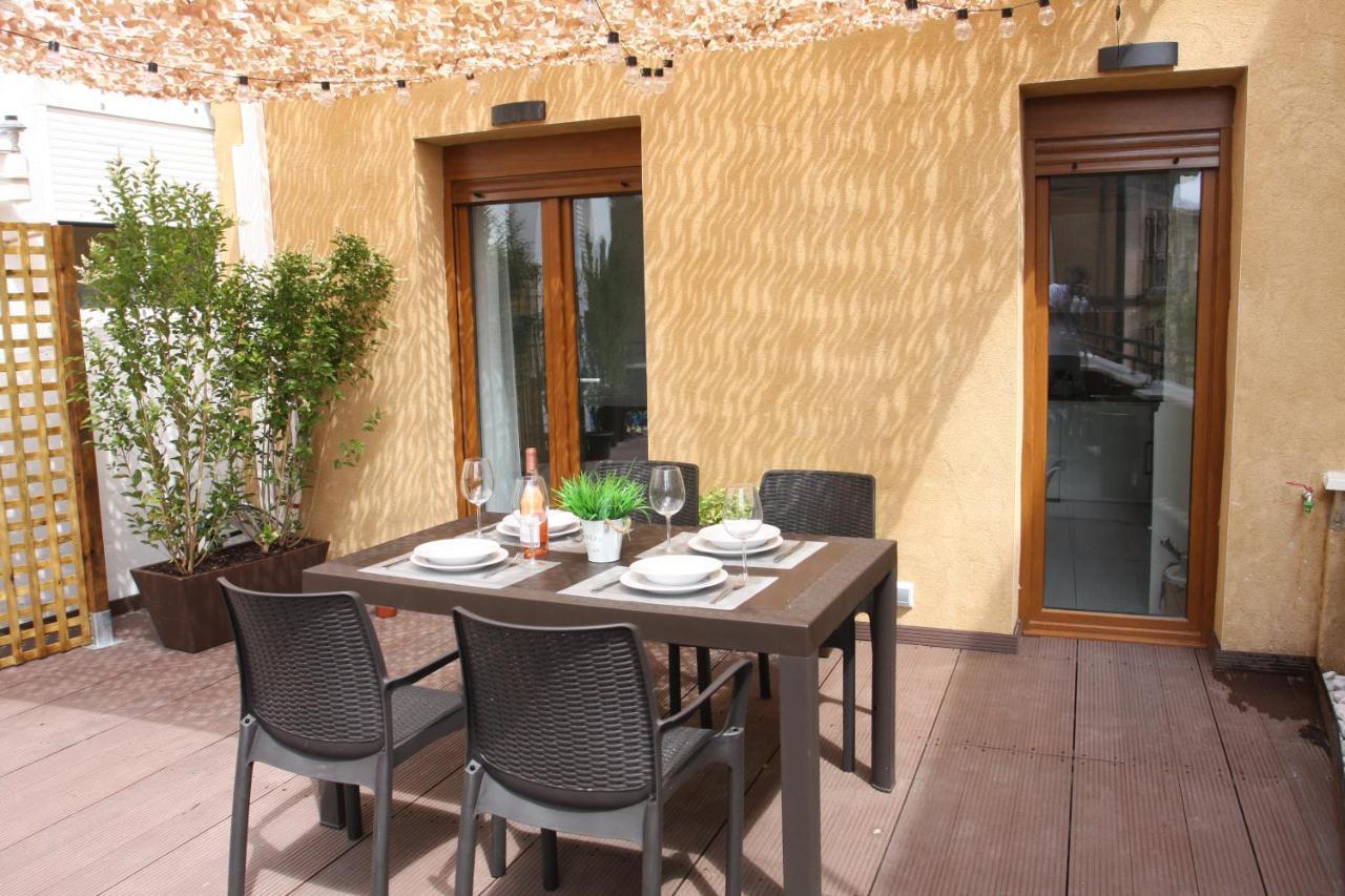 Edificio Privado Con Terraza Apartment Haro Exterior photo
